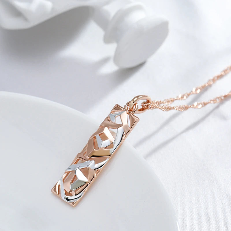 Collier pendentif vitrail ajouré, bijou en alliage plaqué or 585 (14 carats) et plaqué argent 925